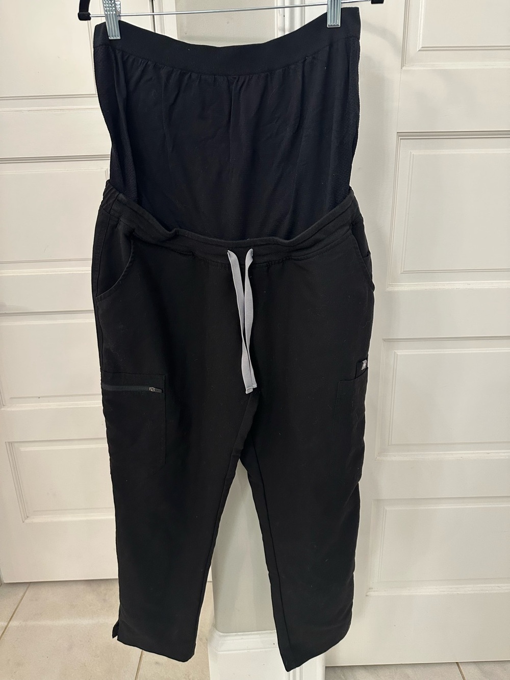FIGS Yola™ Maternity Black Scrub Pants Size Large Petite Nurse Medical Workwear